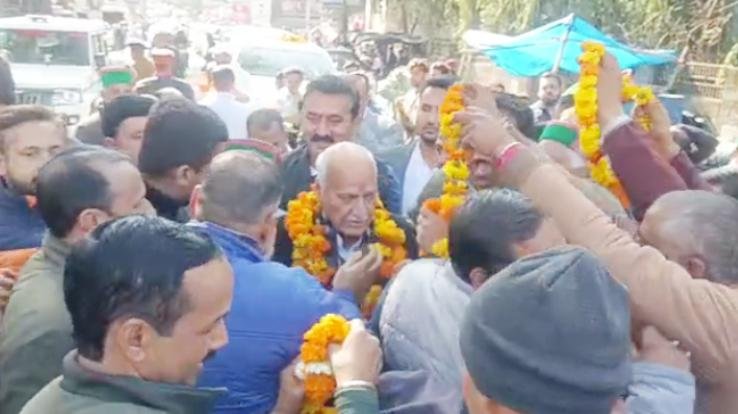 NPS Employees Federation Block Kangra welcomed Agriculture Minister Chaudhary Chandra Kumar