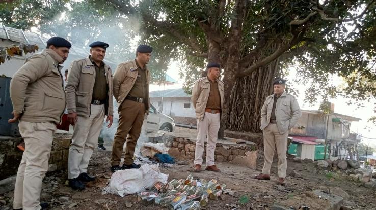 Jwalamukhi police destroyed 36 liquor bottles