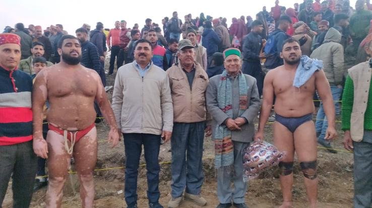 CPS Kishori Lal honored wrestlers at Lakhdata fair