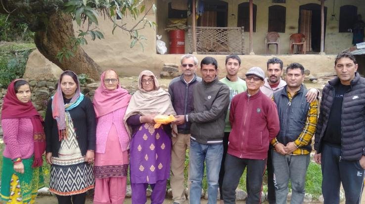 Ratan Mistry showed honesty by returning 94 thousand