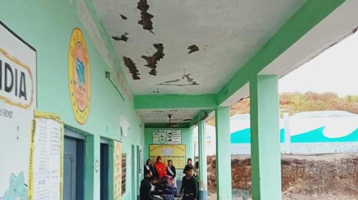 Ceiling plaster fell on the heads of students in Jujpur school, students narrowly escaped