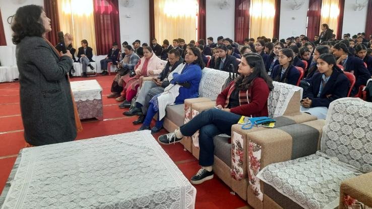 Camp organized at GAV School Kangra under 'Woh Din Yojana' program