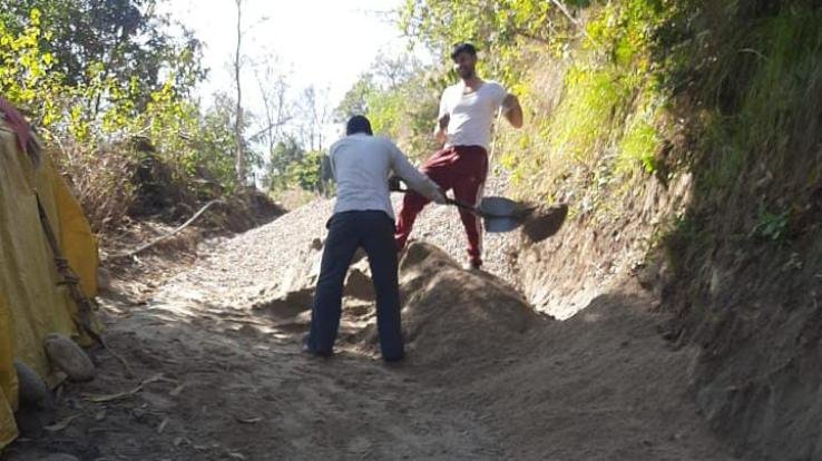 Jwalamukhi: People of Pahadi Panchayat upset due to online attendance in MNREGA