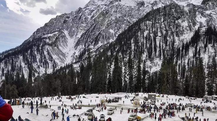 The Meteorological Department has issued a yellow alert for heavy rain and snowfall in the high altitude areas of the state.