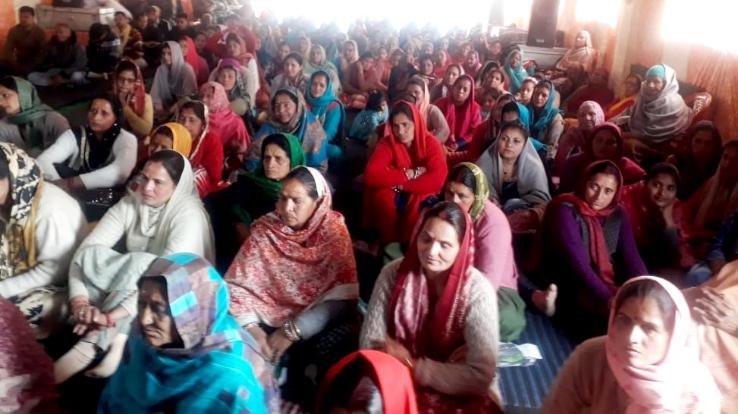 Acharya narrated the events of Shiva-Shakti in Shiva Mahapuran Katha in the Shiva temple of Jabal Jhamrot