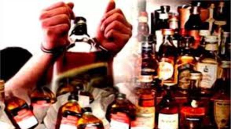  8 bottles of illegal liquor caught in Sarad Mangli Dhaba