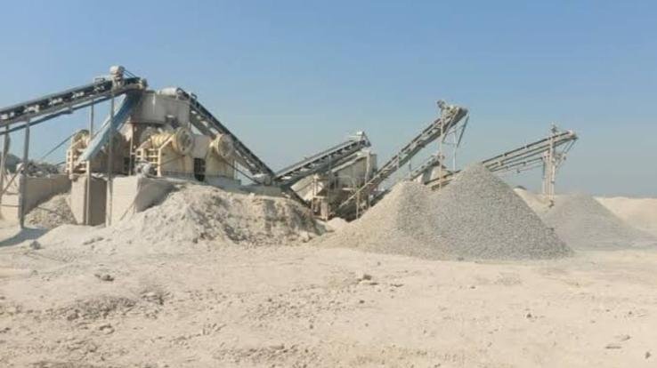 Indora: Farmers protesting against installation of crushers in Mand, said - due to crushers the water level of the area decreased