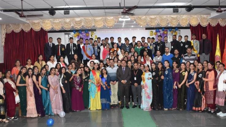 Jwalamukhi: Farewell party given to class 12 students at DAV Bhadoli School