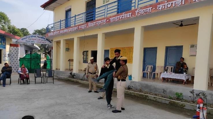 Jaswan-Paragpur: Students of Seul School were taught the tricks to deal with the disaster