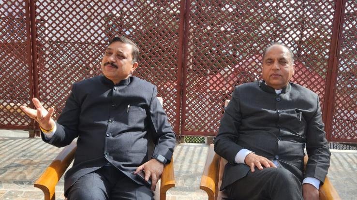 Jairam Thakur and Suresh Kashyap felicitated newly appointed Governor Shiv Pratap Shukla.
