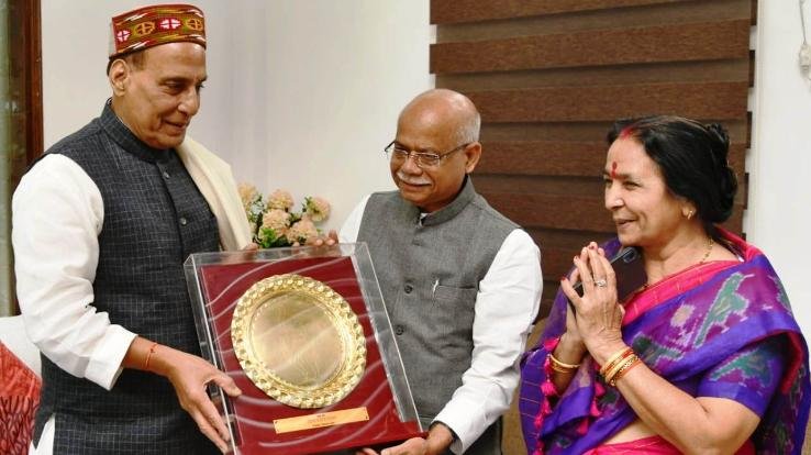 Governor met Rajnath Singh