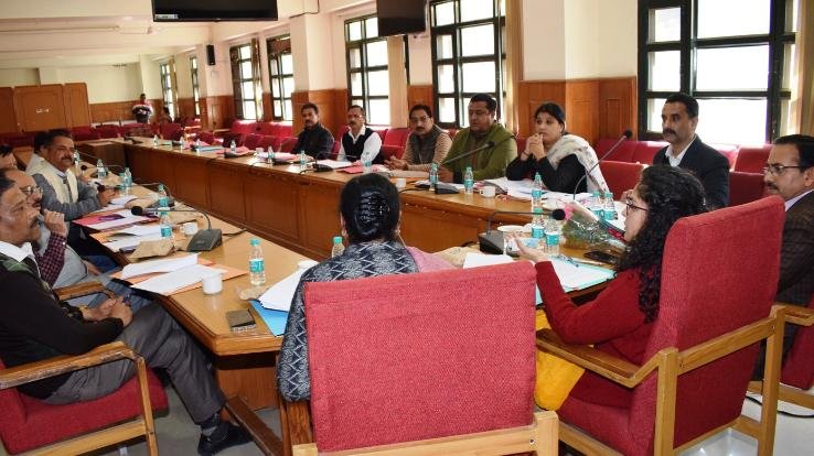 Provide better health facilities to patients - Kritika Kulhari