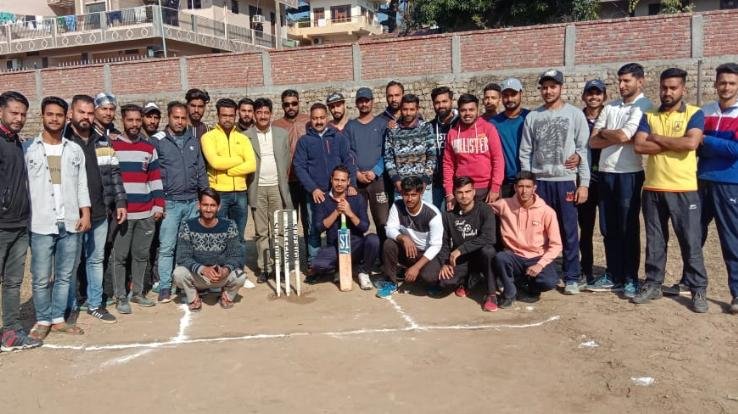 टैनिस बाल क्रिकेट प्रतियोगिता का हुआ शुभारंभ