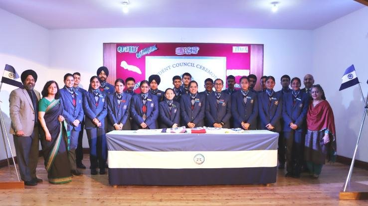 Solan:- Arnav -Lihantu -and -Palak -Mishra-won- the -title -of -Head- Boy- and- Head -Girl -in- Pinegrove