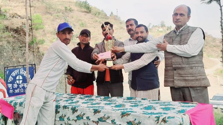 Aryan-XI-won-the-cricket-tournament-by-defeating-Jagat-XI