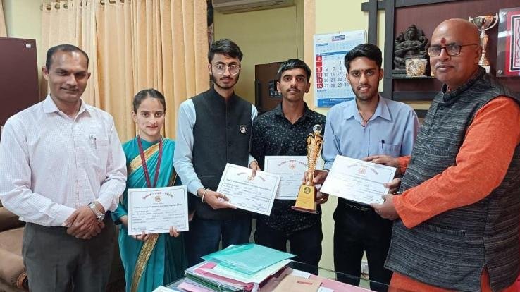 Excellent performance of Ved Vyas campus in Sanskrit College