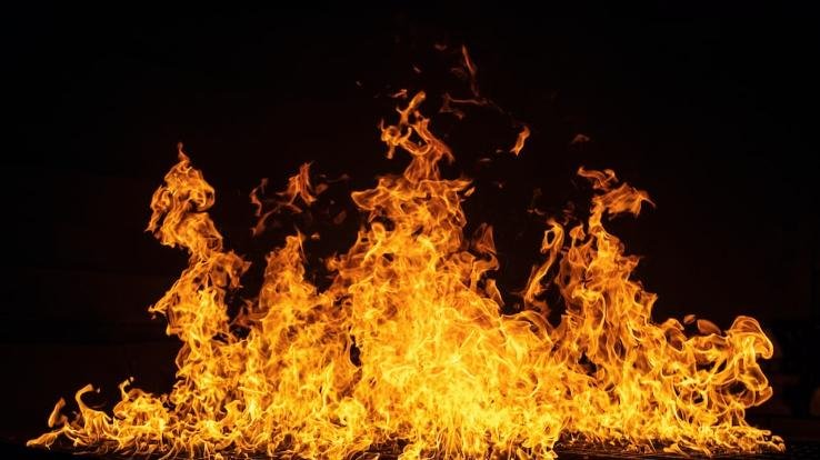 Sujanpur: -Cylinder- caught- fire -in- confectionery- shop -at- Holi -fair