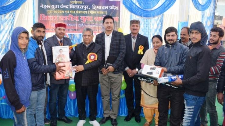 सकारात्मक सोच के साथ आगे बढें युवा