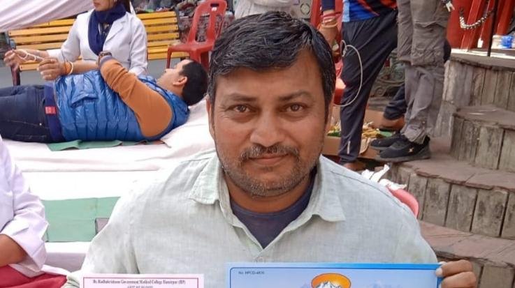 Hamirpur: 100 percent Divyang Rajan donated blood for the fourth time