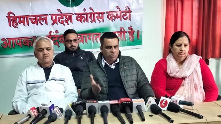 Dharamshala: Central government is killing democracy: Puneet Malli