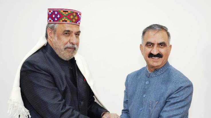 Shimla: Anand Sharma met the Chief Minister at Oak Over