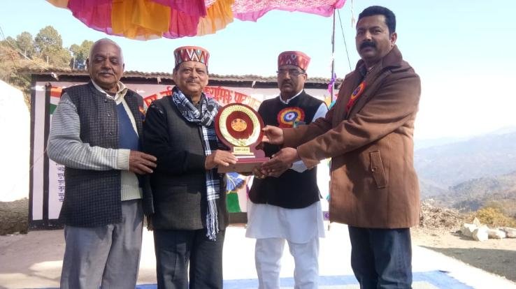 राजकीय वरिष्ठ माध्यमिक विद्यालय शारडाघाट में वार्षिक पारितोषिक वितरण समारोह की धूम