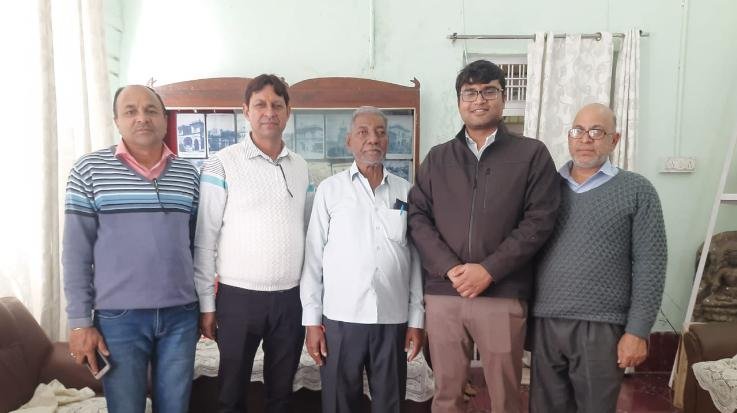 Kangra: Krishna Sharma of Mumbai has been anchoring in Maa Bajreshwari temple for 13 years