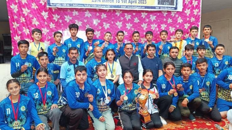 Solan: Himachal won gold medal in mixed doubles in drop rowball
