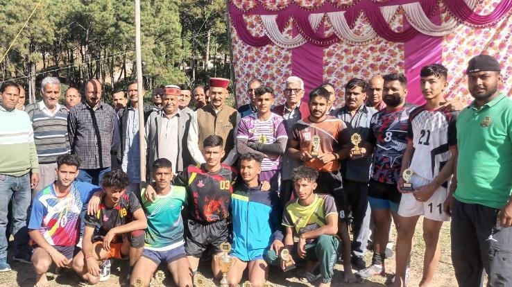 Jwalamukhi: Ravindra Singh Ravi awarded winner Kabaddi player in Surani