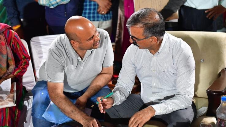 Hamirpur: Delegation of unemployed dental doctors met the Chief Minister in Sera