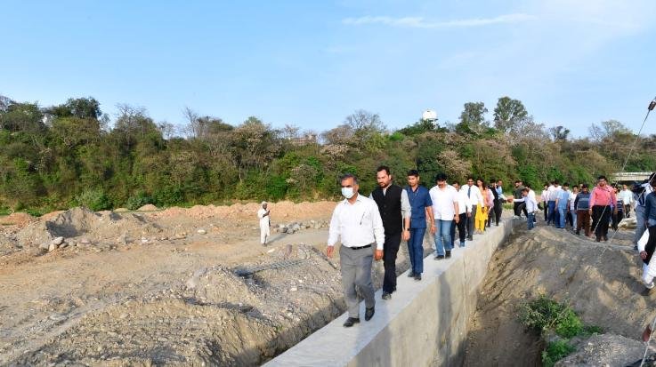 Hamirpur: Chief Minister inspected the under-construction campus and heliport site of the medical college
