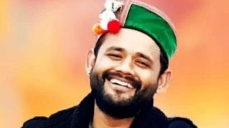 Folk singer Kapil Sharma, who has enthralled the Pahari gatherings with his vocals, will now try his luck in politics.