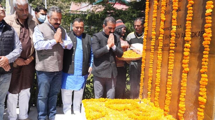 The Chief Minister paid floral tributes to Bharat Ratna Dr. Bhimrao Ambedkar on his birth anniversary.