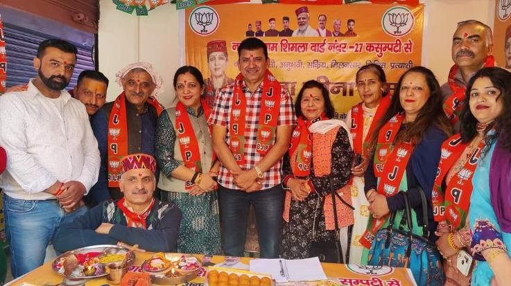 Shimla: BJP candidate Rachna Jhina Sharma opened election office in Kusumpati
