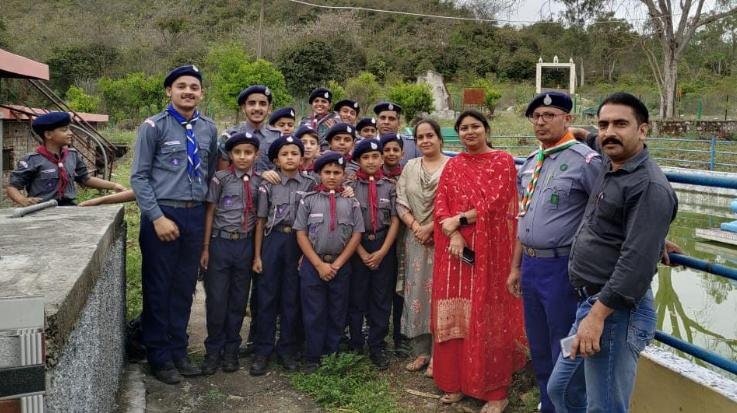 Dehra: Scouts and Guides of KV Naleti cleaned the temple
