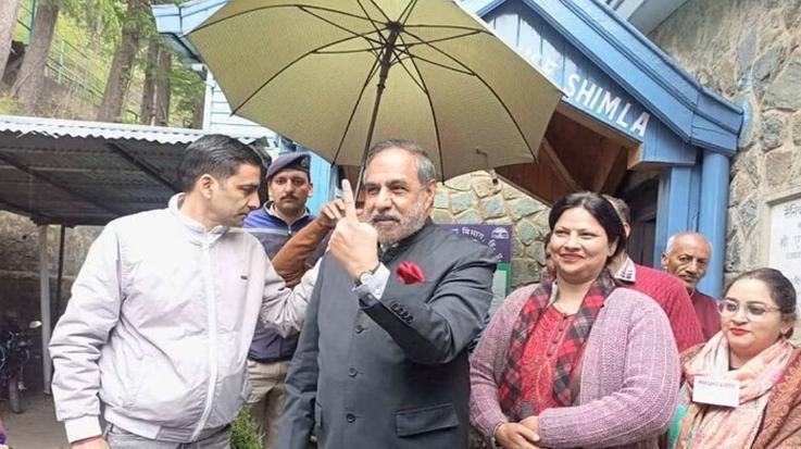 Shimla: Anand Sharma casts vote in cluster, claims victory of Congress 111