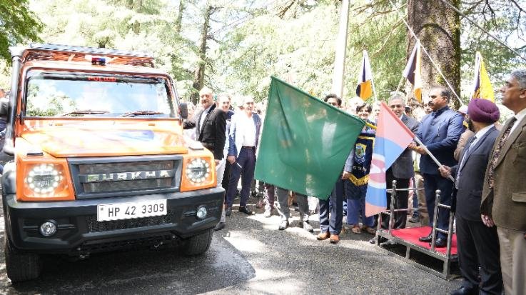 Shimla: The Chief Minister flagged off four rescue vehicles for Lahaul-Spiti district. 444