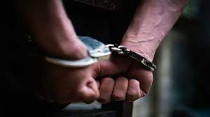 Indora: Panchayat head arrested for threatening officers and employees at the point of revolver 111