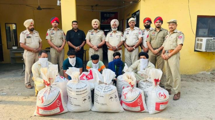 Five arrested including 207 kg husk, truck and car caught from drug smugglers in Pathankot