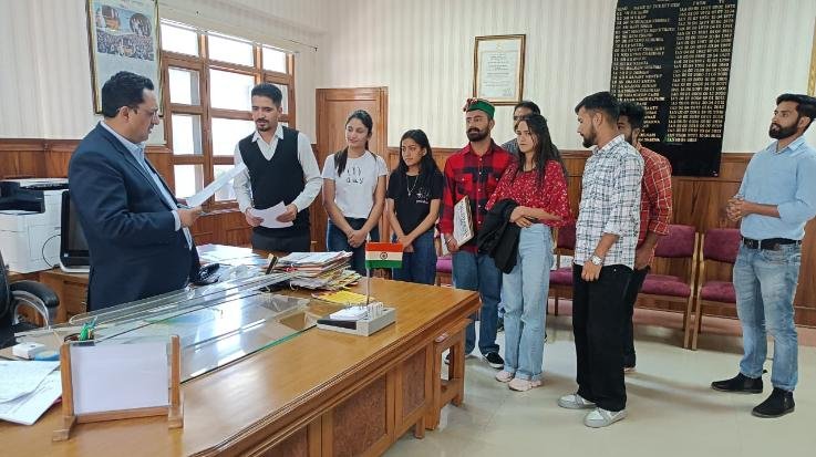 Solan: Memorandum sent to the President through the District Collector against the harassment of women wrestling players