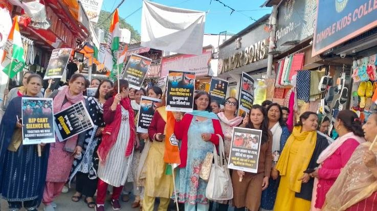 Shimla: Mahila Congress took out a march in support of the agitating Women's Wrestling Association