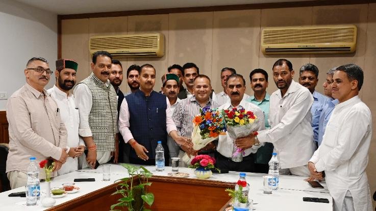Elected MLAs Association met the Chief Minister for the first time