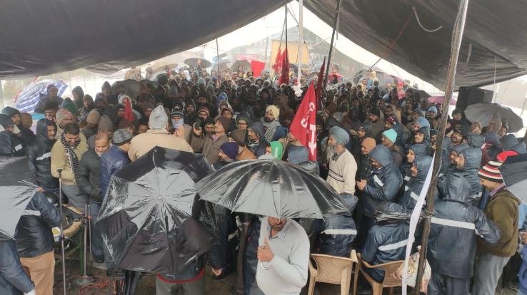  राष्ट्रीय स्तर पर केंद्रीय ट्रेड यूनियनों ने की देशव्यापी हड़ताल