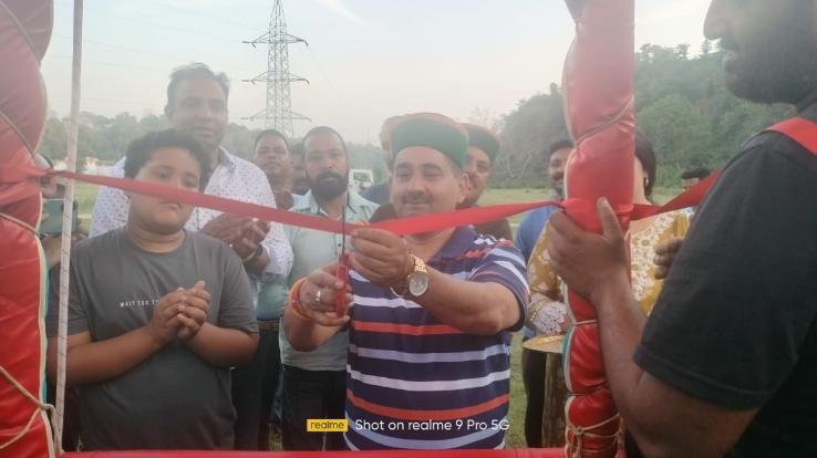 Kangra: Hot air balloon launched for tourists at Chambi Maidan in Shahpur