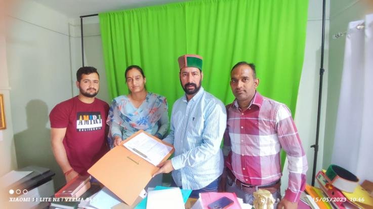 Kasauli: Technical assistants handed over demand letter to MLA Sultanpuri