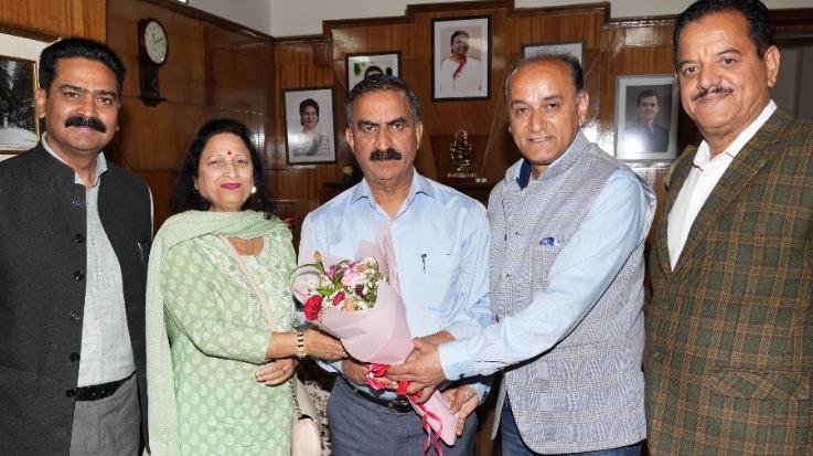 Shimla: Mayor and Deputy Mayor met the Chief Minister