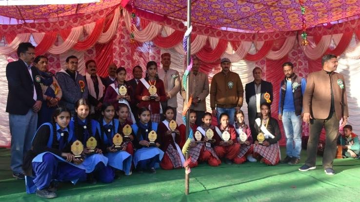 राजकीय वरिष्ठ माध्यमिक पाठशाला नवगांव ने मनाया वार्षिक पारितोषिक वितरण समारोह