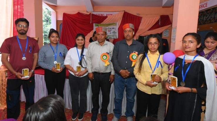 Darlaghat: Pride Institute of Knowledge and Skill celebrated its annual function
