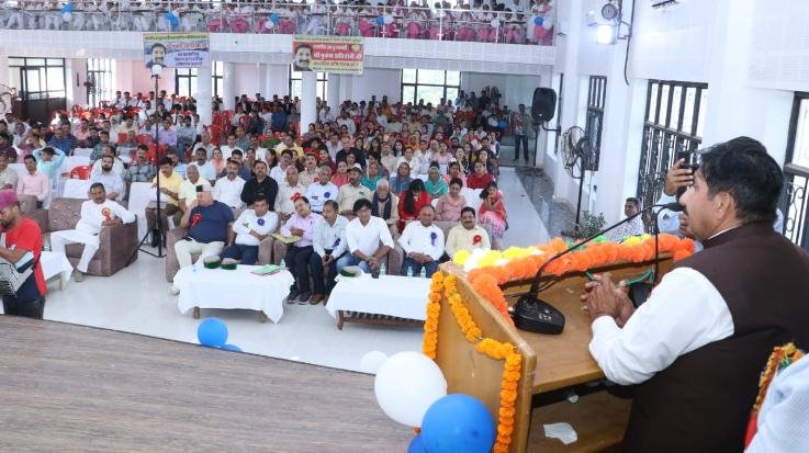 Una: Himcaps an ideal institution in the cooperative sector: Mukesh