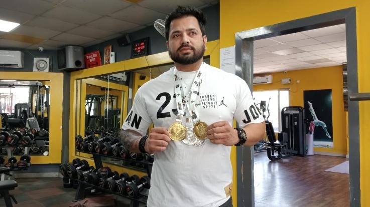  Raveen of Hamirpur won two gold and two silver medals in the National Power Lifting Competition